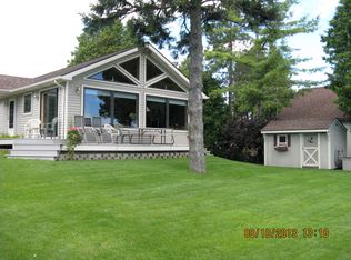 140 N Huron St, De Tour Village, MI 49725