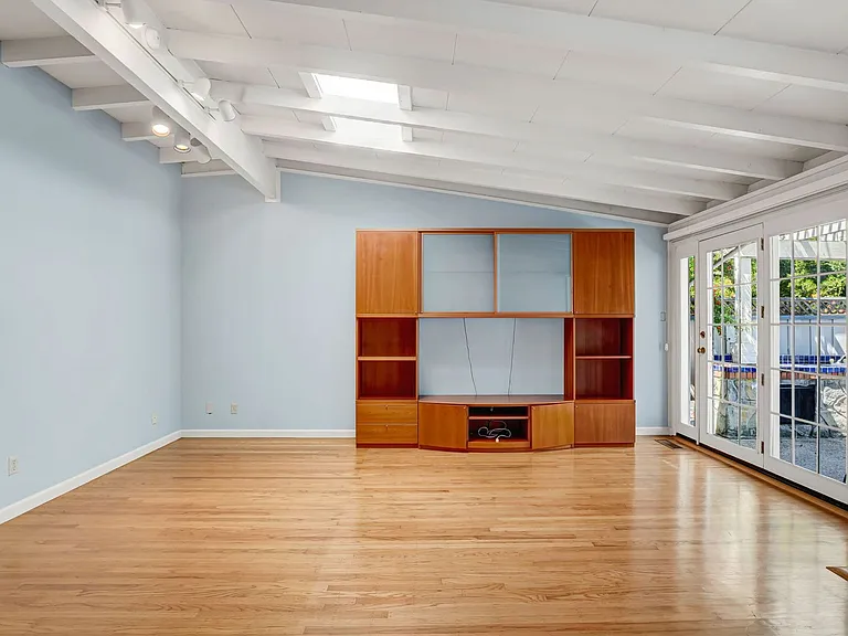 3596 Louis Rd — Photo 19
