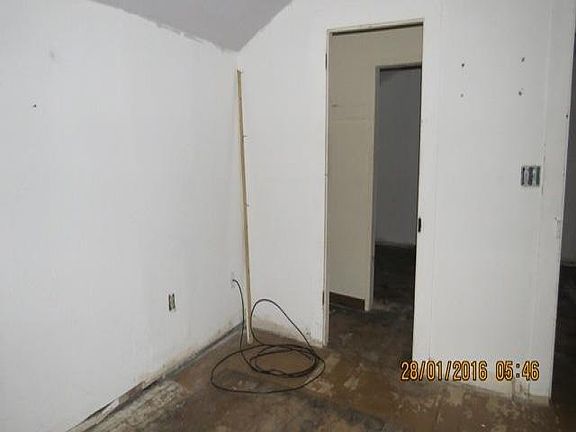 5th image of 526 Spruce St