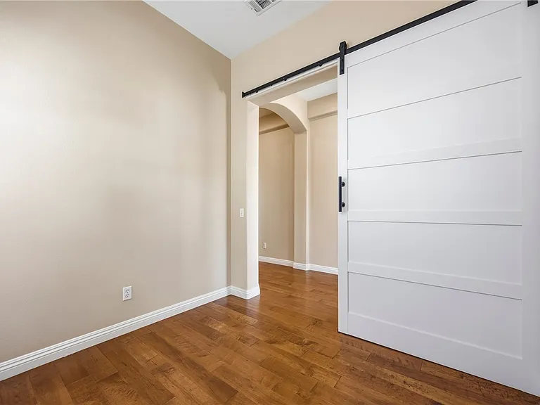56 Turnbury Ln — Photo 13
