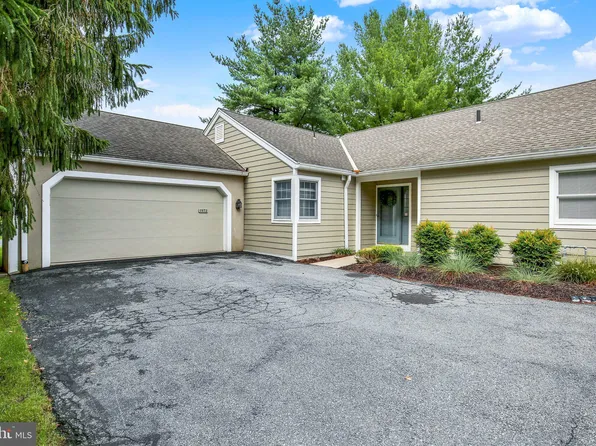 1972 Meadow Ln, Wyomissing, PA 19610