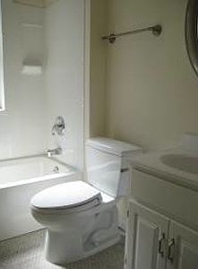 5th image of 744 Heman Ave