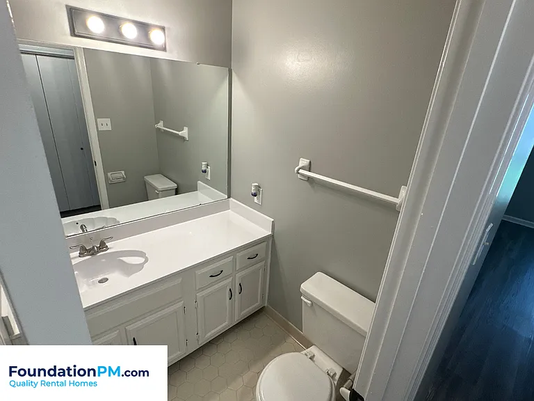 2293 Hometown Dr — Photo 15