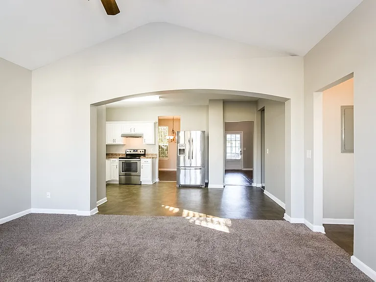 618 Brookwater Dr — Photo 5