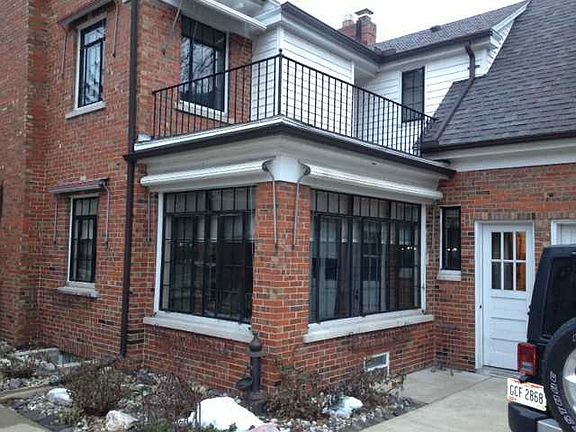 3rd image of 2316 Meadowwood Dr
