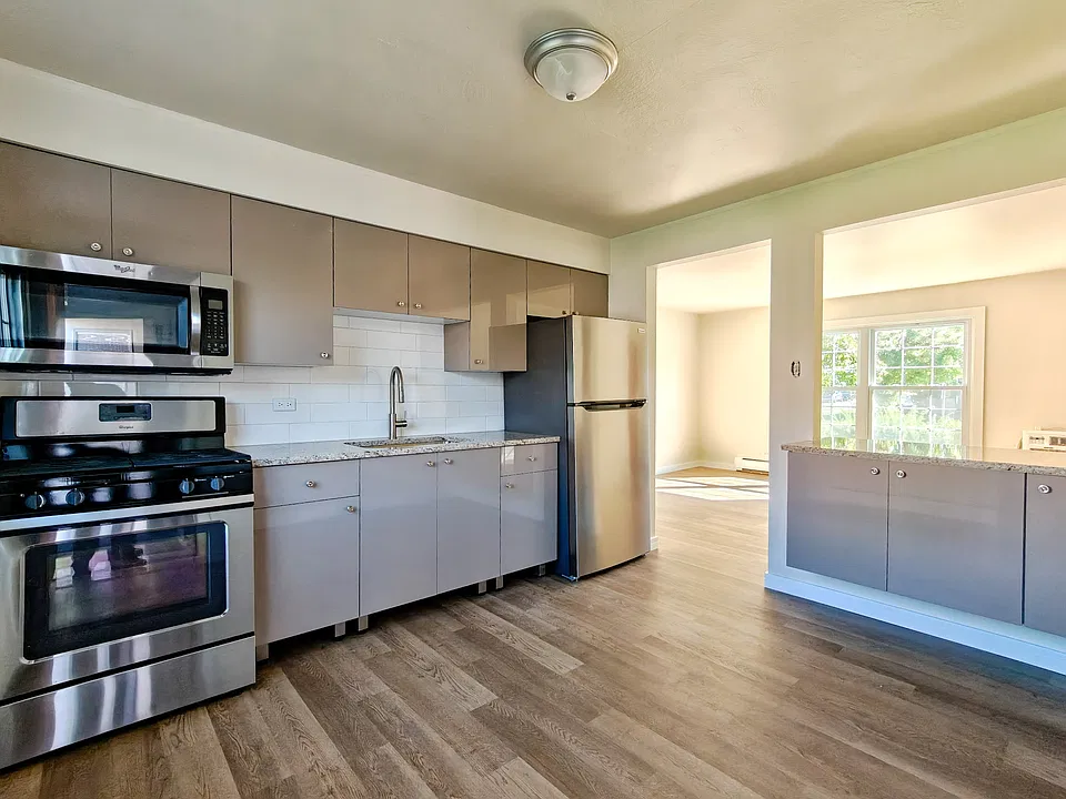 14440 Jefferson Ave #1E