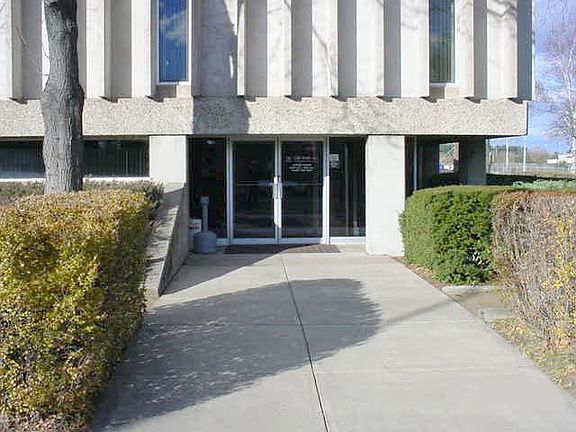 2nd image of 900 W Breitung Ave