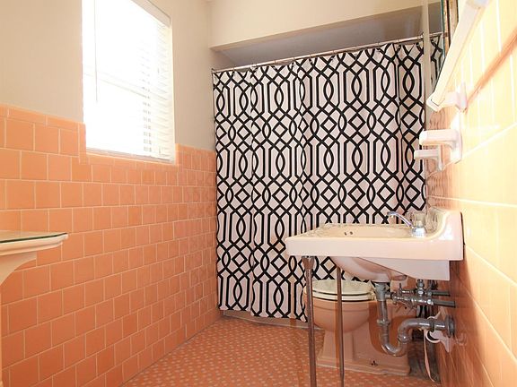 4th image of 6254 Loughborough Ave APT 2S