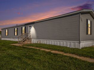 1391 Shadow Ridge Dr, Wayland, MI 49348