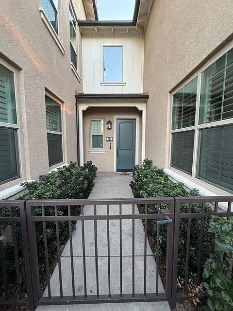 Private-gated entrance to unit from the front.