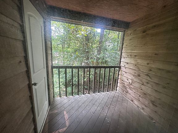 4th image of 2924 Woodrich Dr APT C