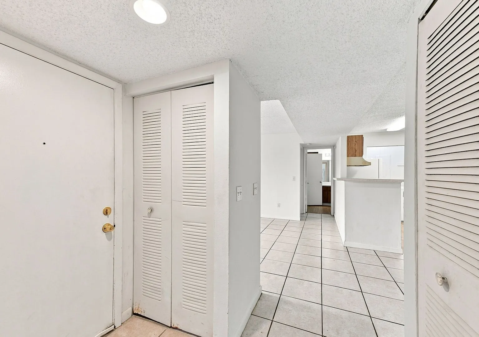 2bd/2ba Ground Floor Unit in the Harbor Club Condominiums in Palm Harbor! — Photo 3