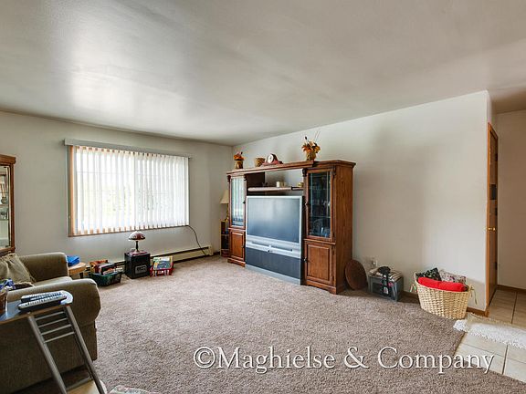4th image of 650 E Superior St