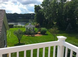 377 Parkside Dr, Warwick, RI 02888