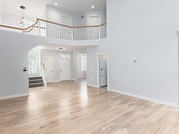 5th image of 5057 Heath Gate Dr