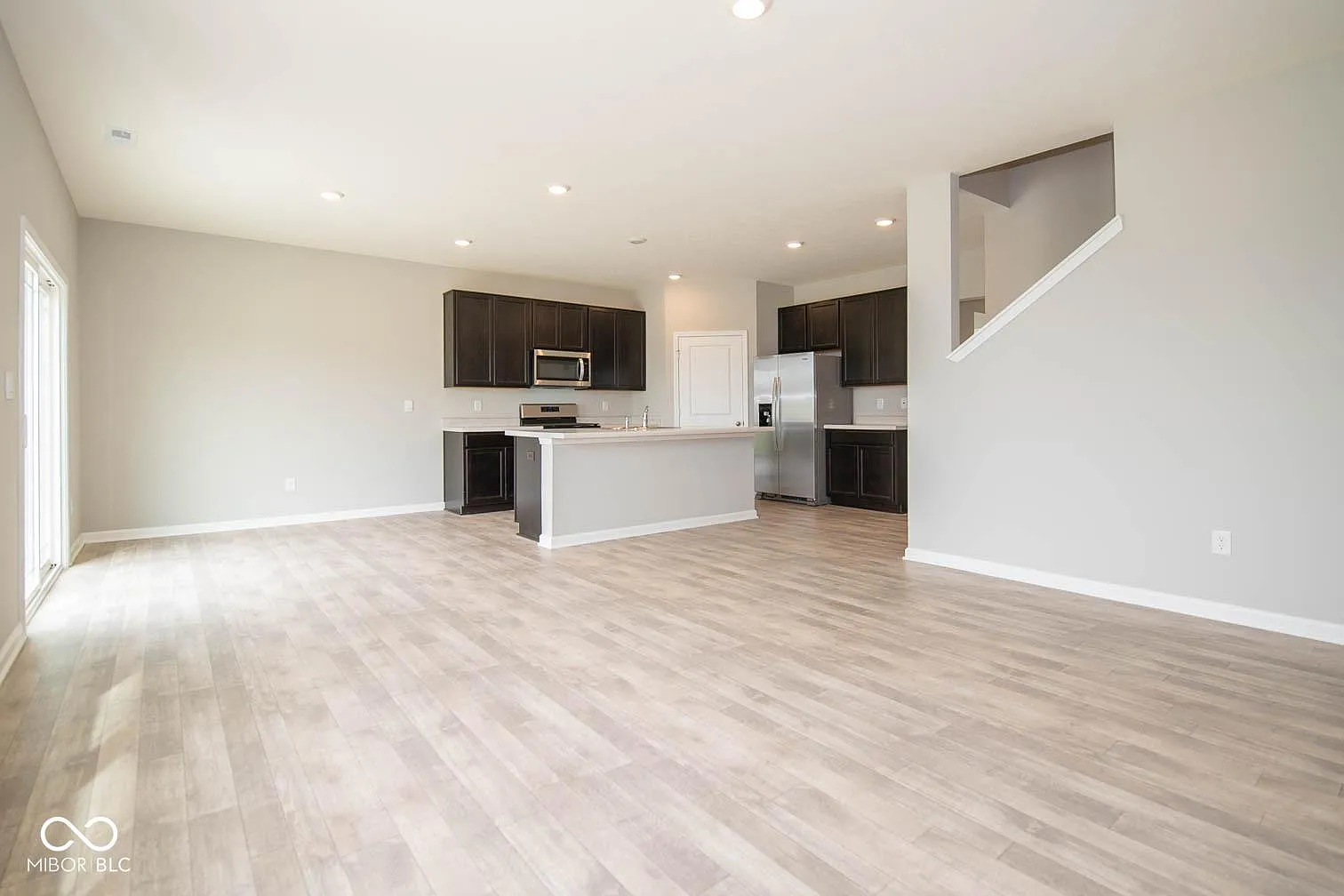 5 bed, 2600 sqft, $2,350 — Photo 3