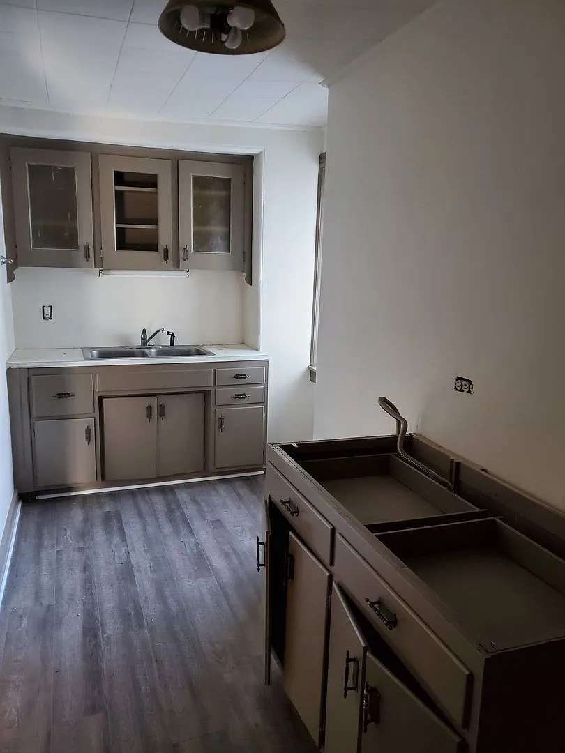 101 East Maple Ave — Photo 4