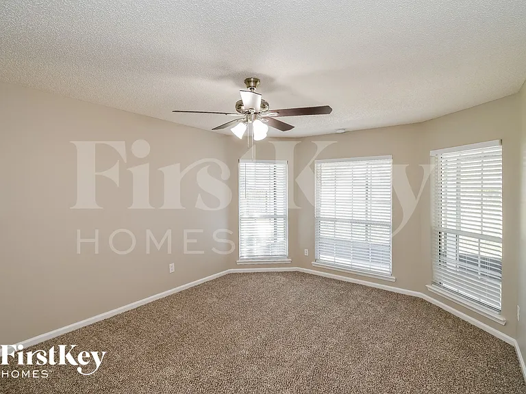 4630 Pebble Brook Dr — Photo 14