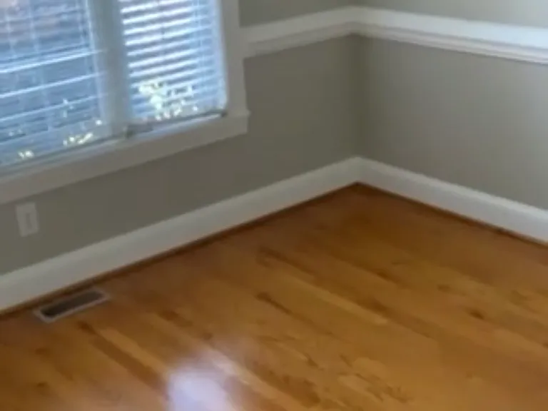 136 S Marion Dr — Photo 10