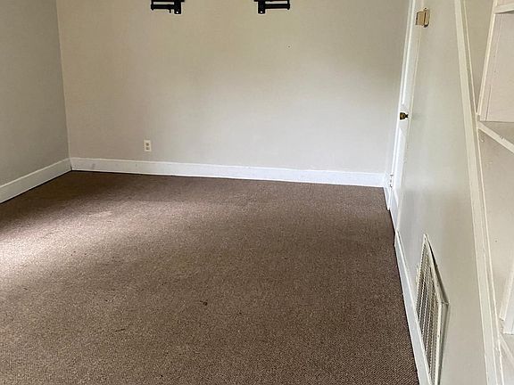 5th image of 2108 Broad St APT 4