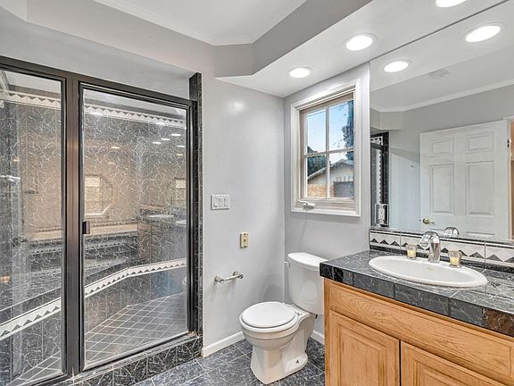 5th image of 6914 McLaren Ave