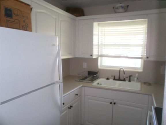 2nd image of 3850 NE 21st Ave APT 11