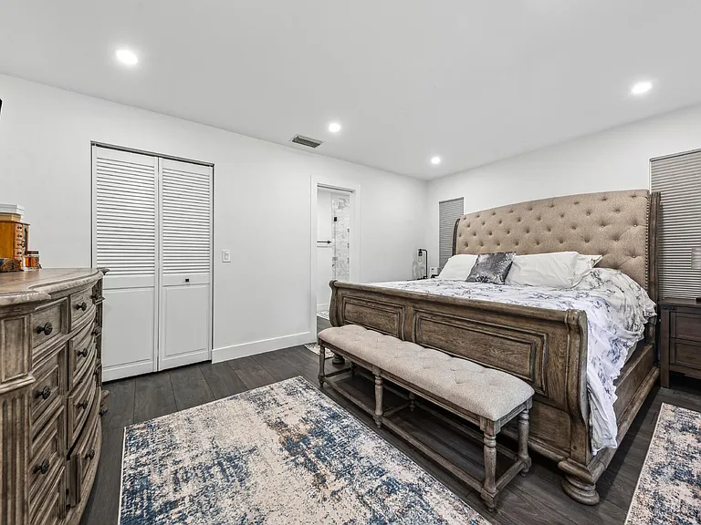 10908 SE Hobart St — Photo 8
