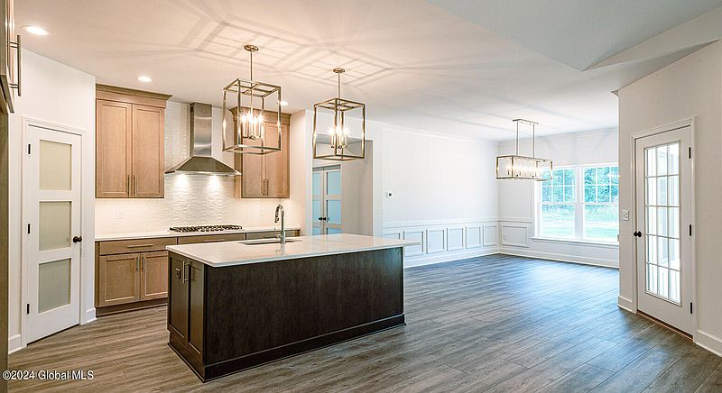 3rd image of 19 Farmington Court