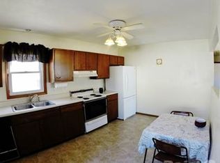 2216 Saint Celia St, Dubuque, IA 52002