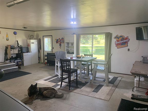 4th image of 3494 Castle Rd