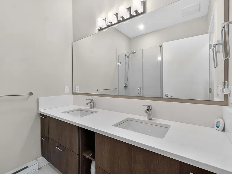 5048 Savile Row #D270 — Photo 14