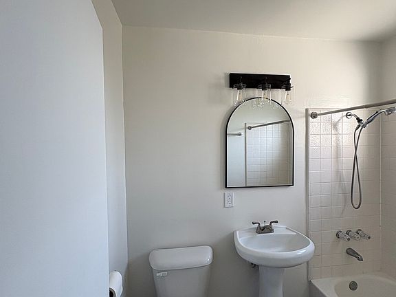 2nd image of 2921 Allgeyer Ave APT 15