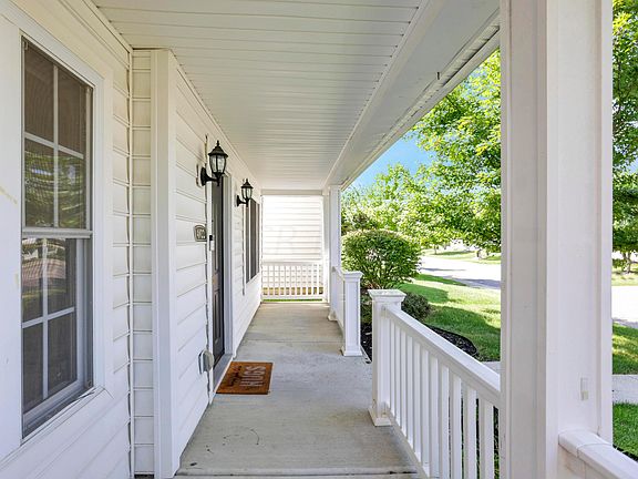 5th image of 4022 Sweet Shadow Ave