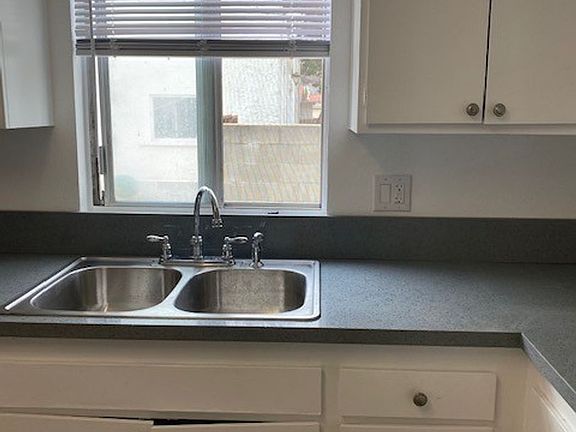 4th image of 245-247 E Barnett St #A