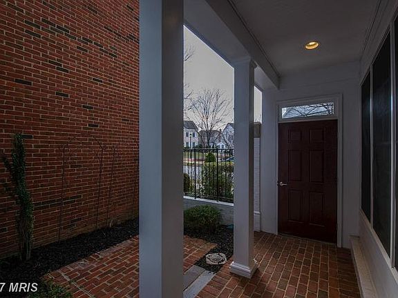 2nd image of 306 Lisa Oaks Way