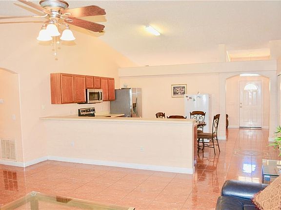 4th image of 820 Jarnac Dr
