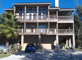 4525 Beacon Hill Dr, Seabrook, TX 77586