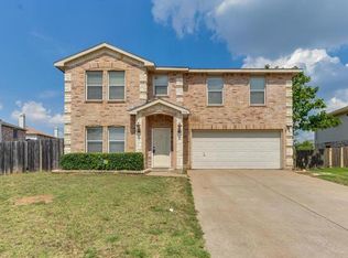 2976 Celian Dr, Grand Prairie, TX 75052