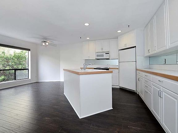 3rd image of 1640 10th Ave Unit 206