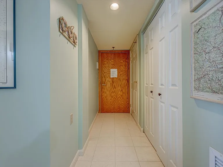 1 Seacliff Ave #3A — Photo 11