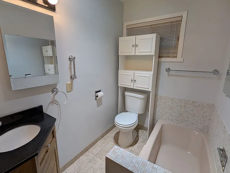 722 Bryden Ave — Photo 11