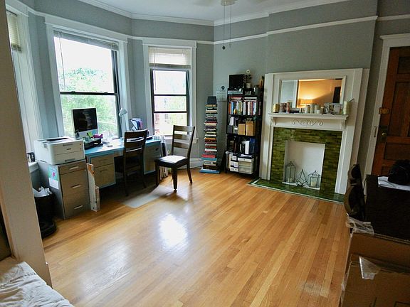 5th image of 3809 N Lakewood Ave #2