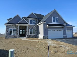 21 Winfield Manor Ct, Perrysburg, OH 43551