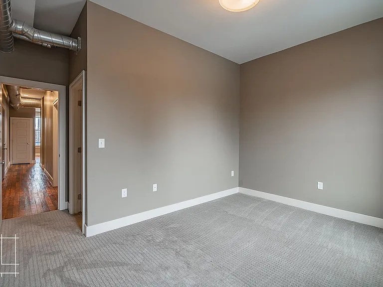 245 King Ave — Photo 30