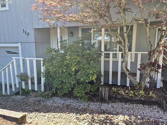 3rd image of 110 SE Cerrito Ct
