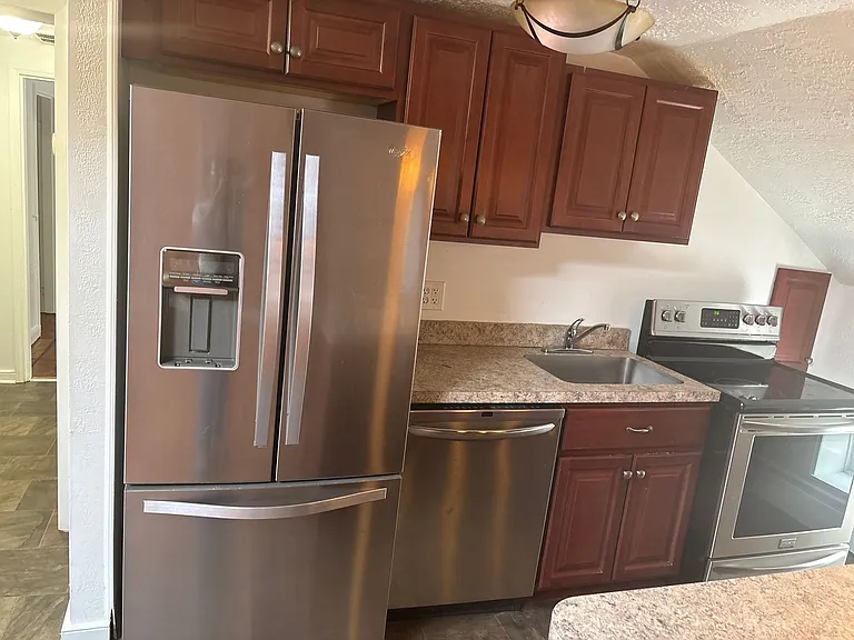 36 N Beaver St #3 — Photo 10