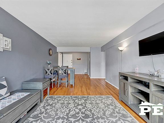 4th image of 3855 Shore Pkwy APT 2L