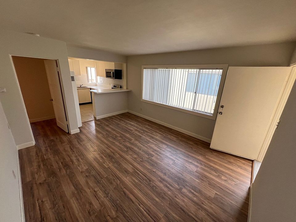 1st image of 725 Ensenada Ct #727