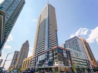 4065 Confederation Pkwy #3804, Mississauga, ON L5B 0L4