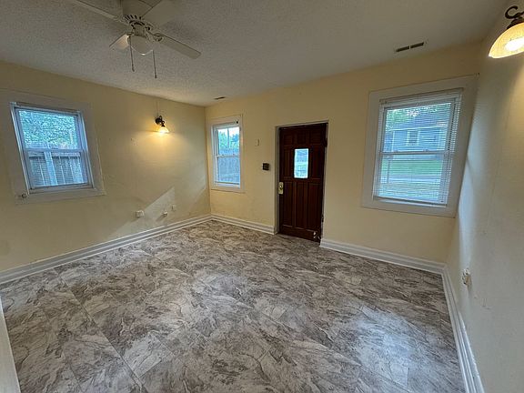 3rd image of 203 N Lee St